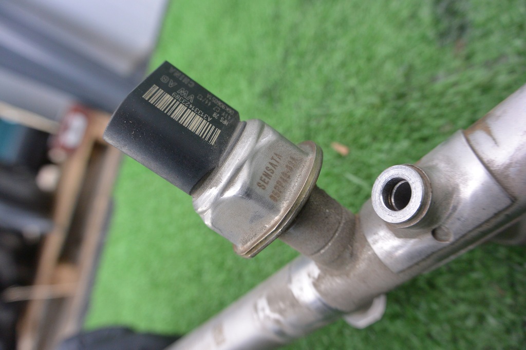 фото №8, Молдинг впрыскная датчик 1.8 tsi vw passat b7 usa