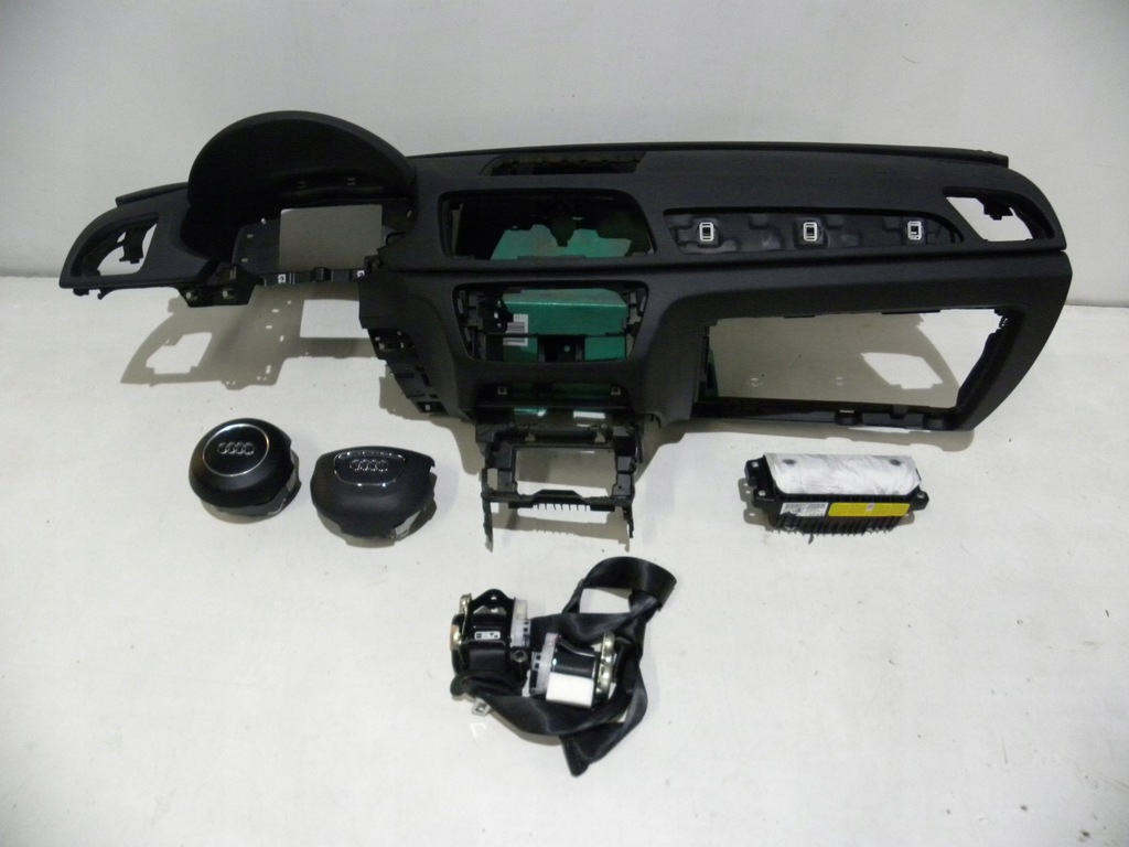 фото №1, Audi q3 8u приборная панель подушка безопасности ремни комплект