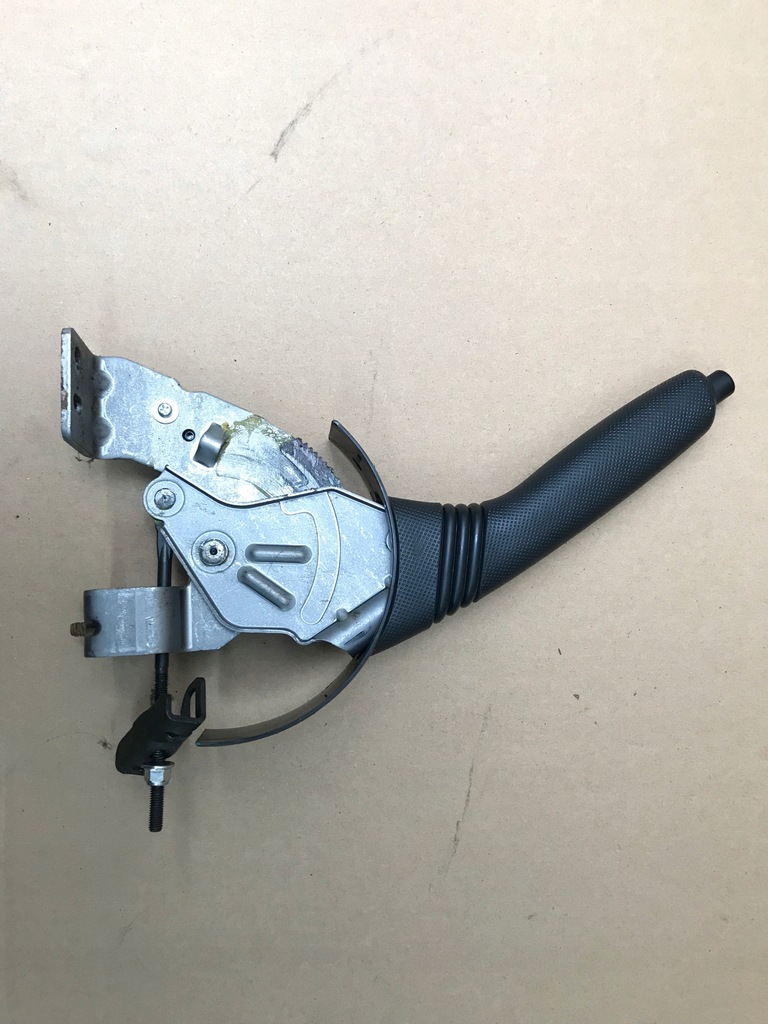 фото №1, Toyota aygo i рычаг тормоза ручного