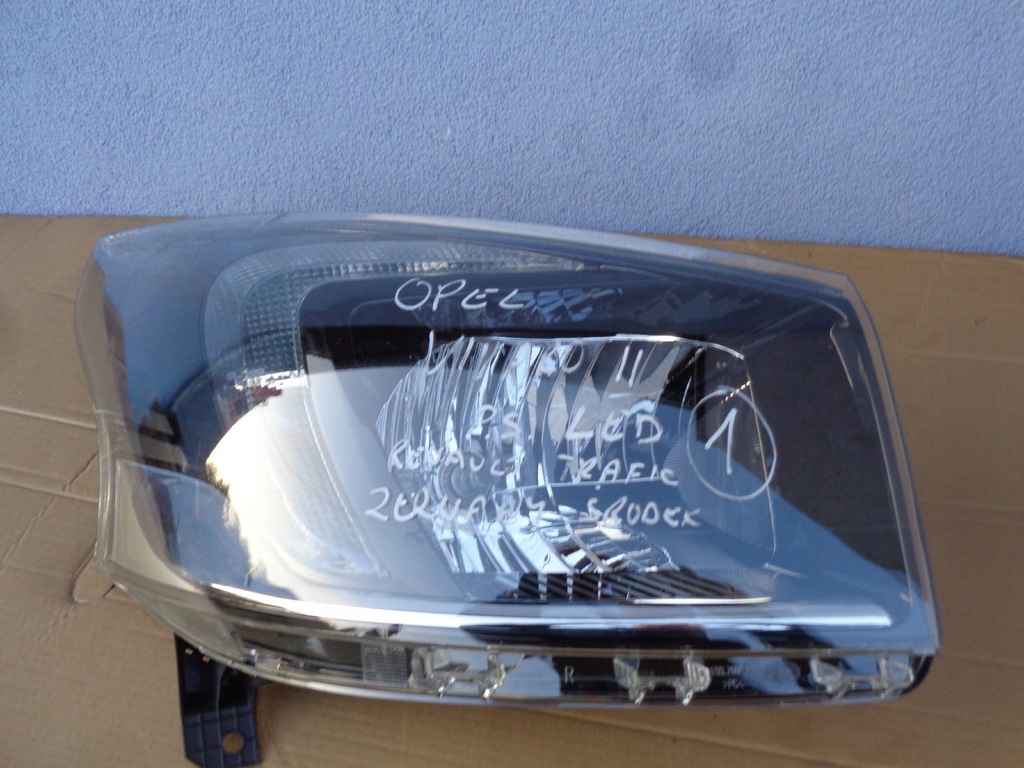 фото №1, Opel vivaro 2 ii led лампа правая gm260101816