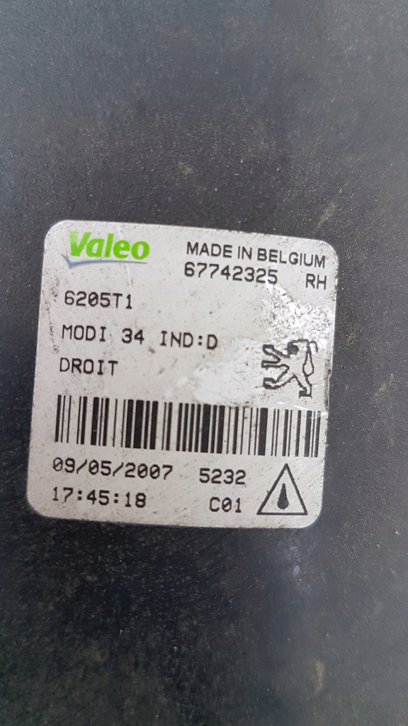 фото №5, Протитуманна фара правий 6205t1 67742325 - peugeot 206