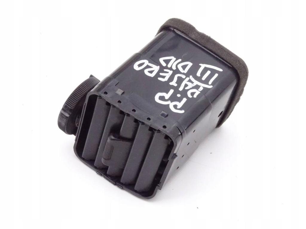 фото №1, Mitsubishi pajero iii 99-06 решётка обдув правая