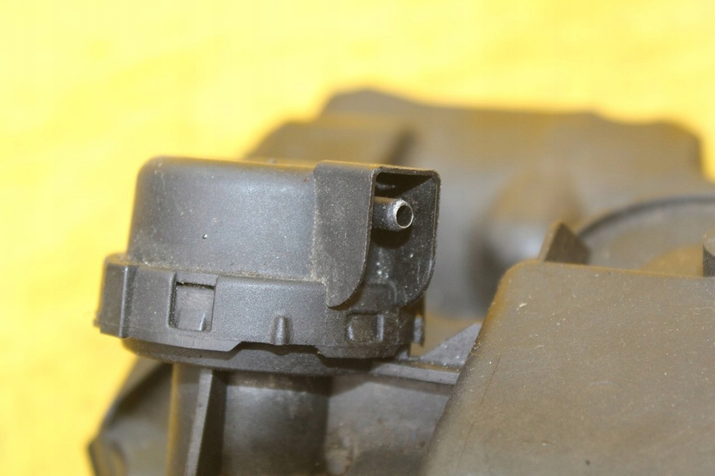 фото №5, Крышка клапанов jaguar xj xf 2.7 d 276dt