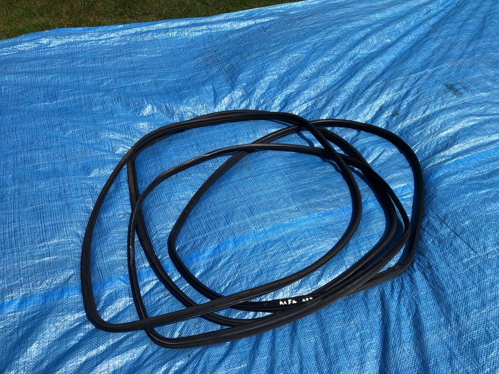 фото №1, Alfa romeo 159 sedan прокладка кришки багажника