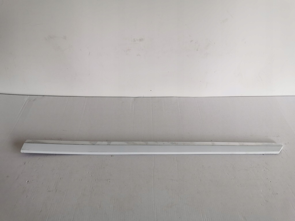 фото №1, Молдинг дверь правый перед vw passat b8 3g0854940