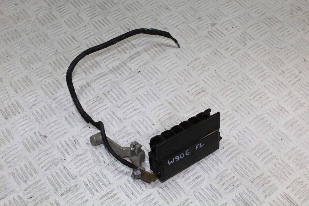 фото №1, Клемма аккумулятор минус sprinter w906 lift