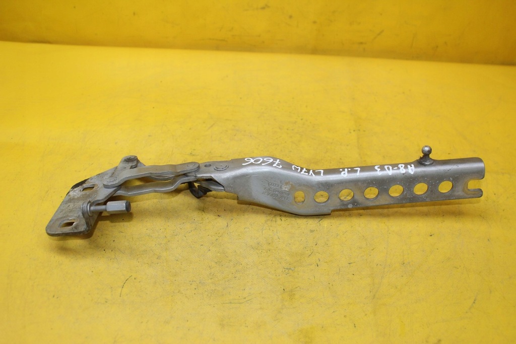 фото №1, Петля капот левый перед a8 d3 4e0823301e