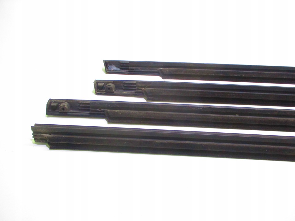 фото №4, Mitsubishi space star 98-05 молдинг уплотнитель