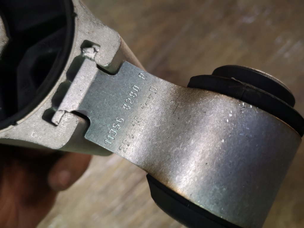 фото №5, Renault talisman кронштейн подушка 113568280r