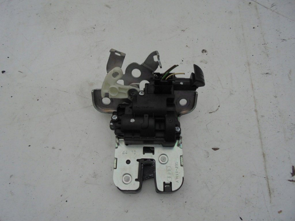 фото №1, Замок крышки задняя 4h0827505 audi a8 d4