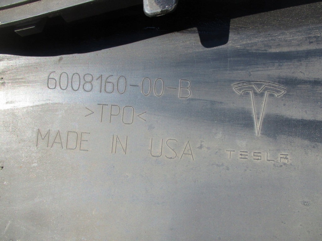 фото №15, Tesla s плита накладка спойлер бампер перед