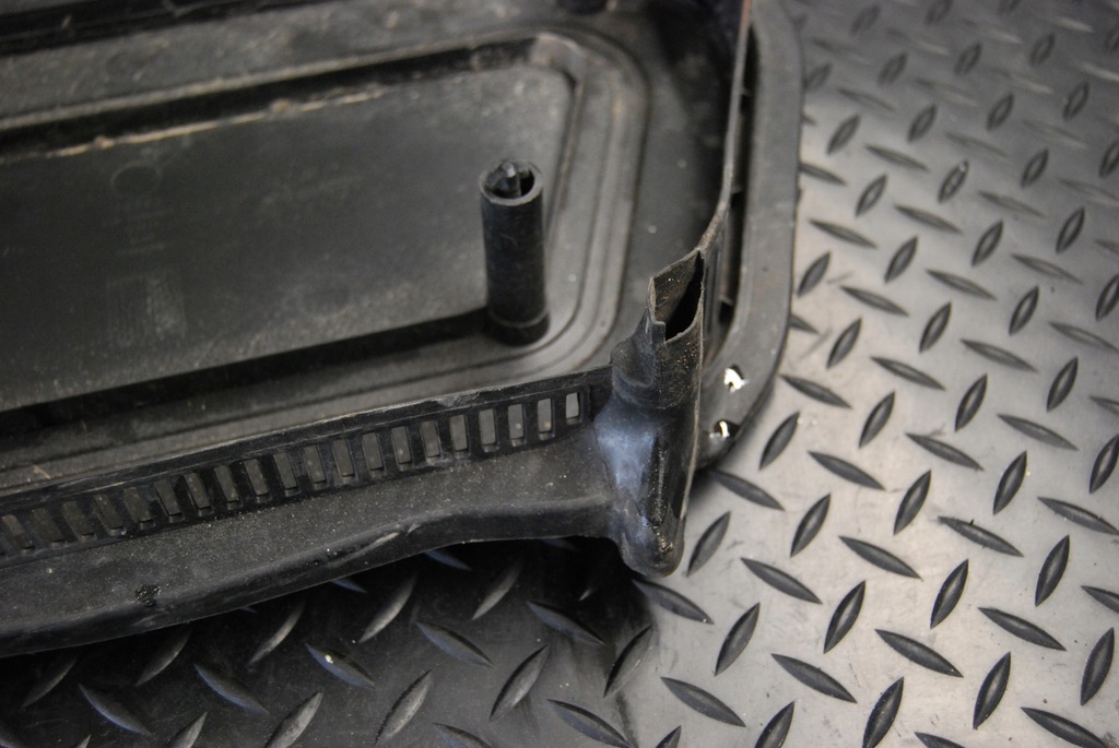 фото №8, Корпус фильтра салонный a8 d3 4e0819647c