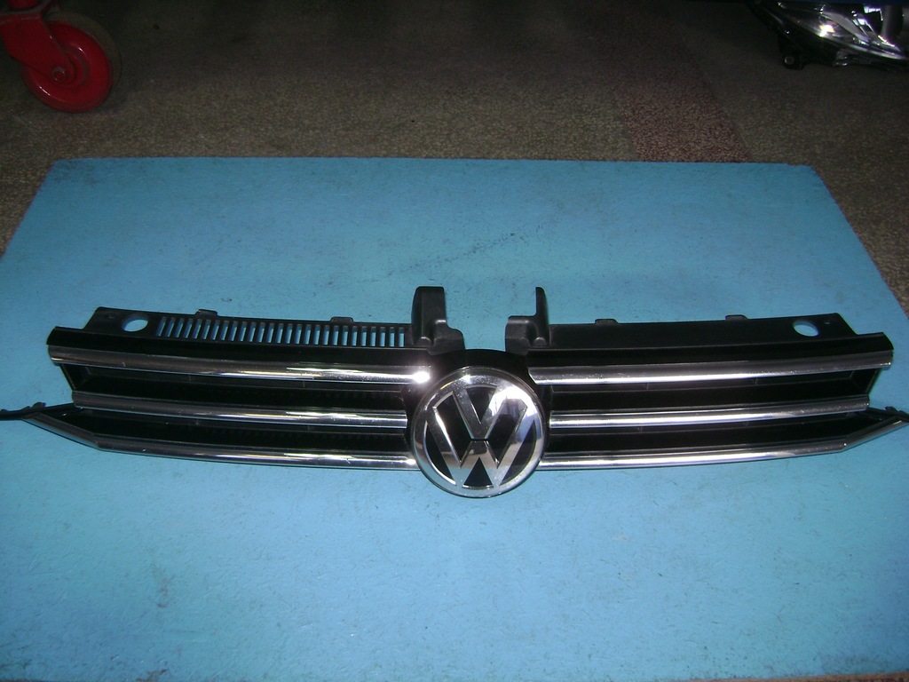 фото №1, Решётка радиатора решётка радиатора vw touran 5ta