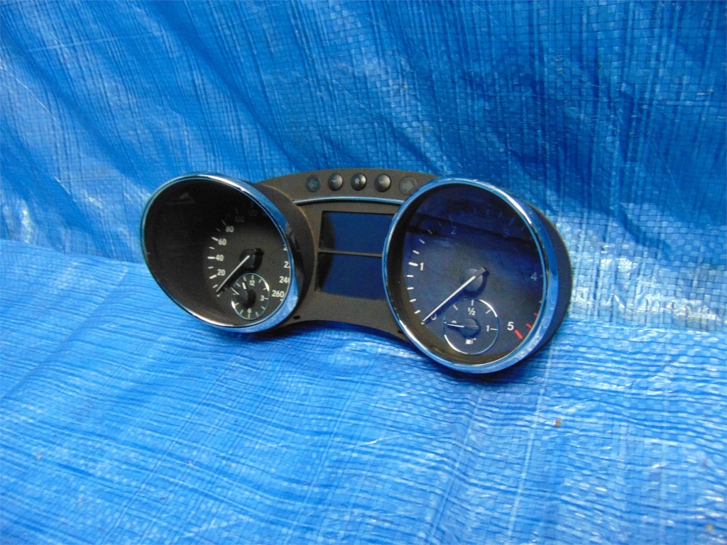 фото №2, Mercedes r-klasa w251 лічильник прилади europa