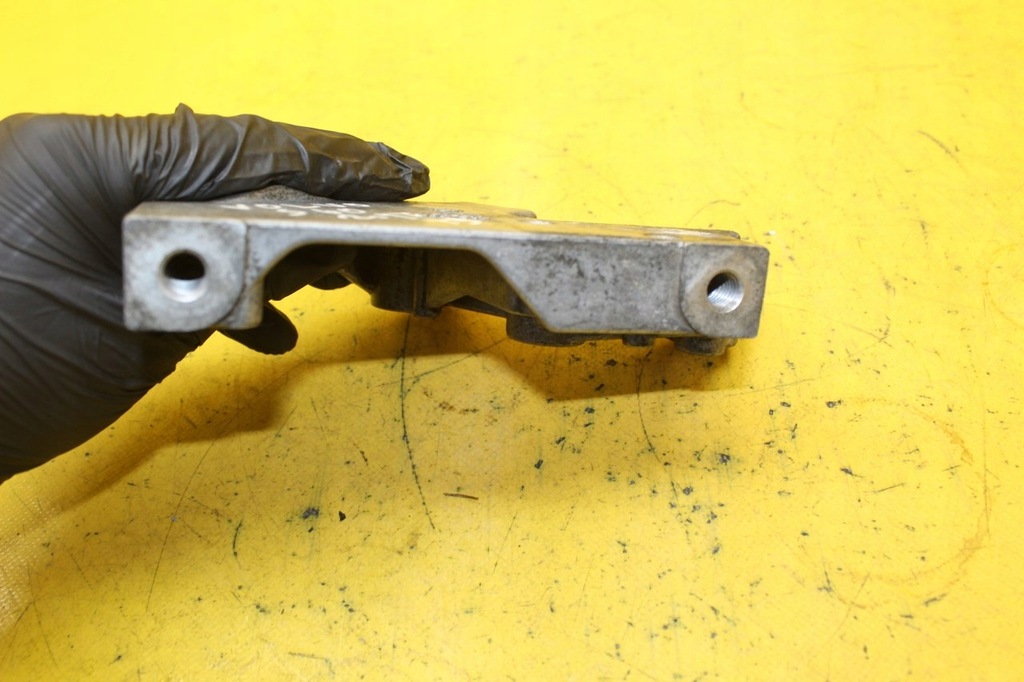 фото №4, Кронштейн двигуна volvo s60 2.4 t 9180996