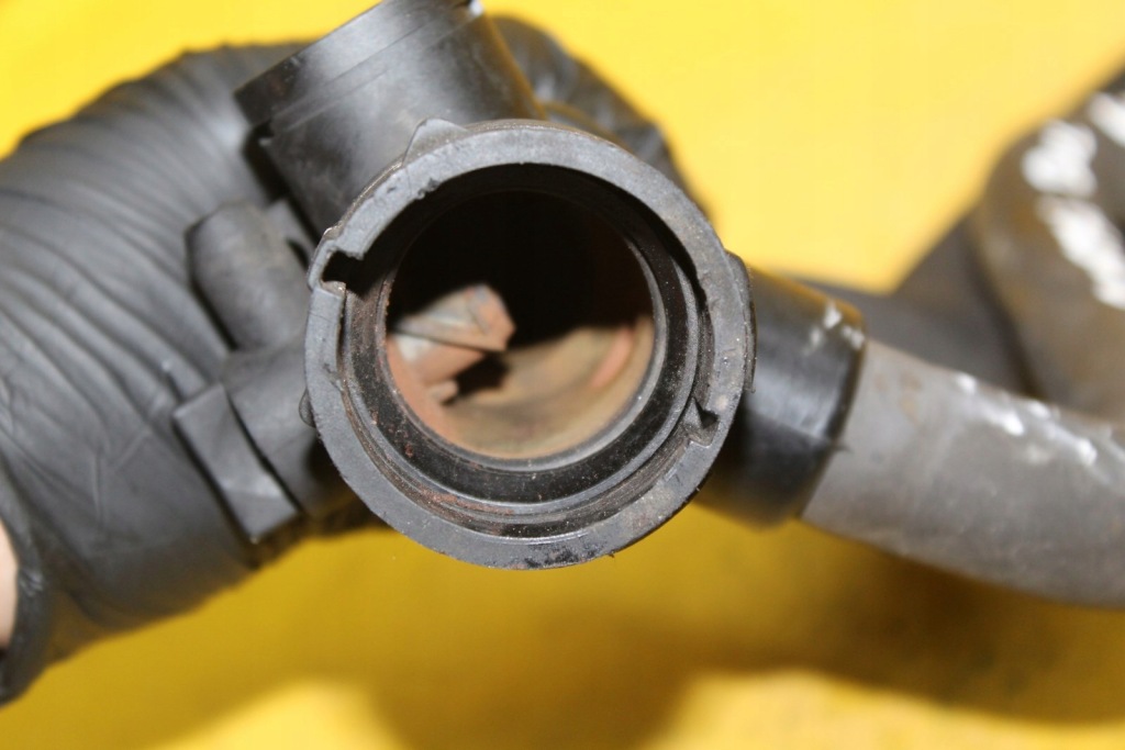 Шланг пабтрубок  воды a4 b7 2.0 tfsi 8e0121049l с Разборки