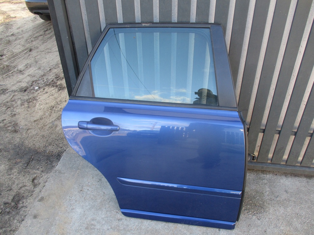 фото №1, Volvo v50 двері праве задні 476-46