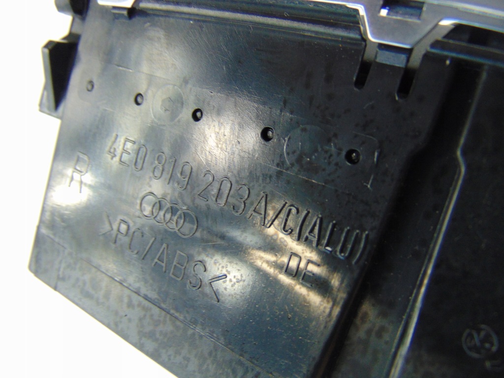 фото №6, Решётки обдув w туннель audi a8 d3 4e0819203 a/c