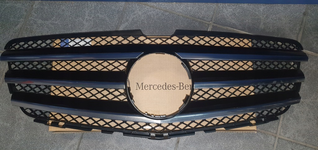 фото №1, Решётка радиатора решётка радиатора mercedes w251 r-klasa 2518880060