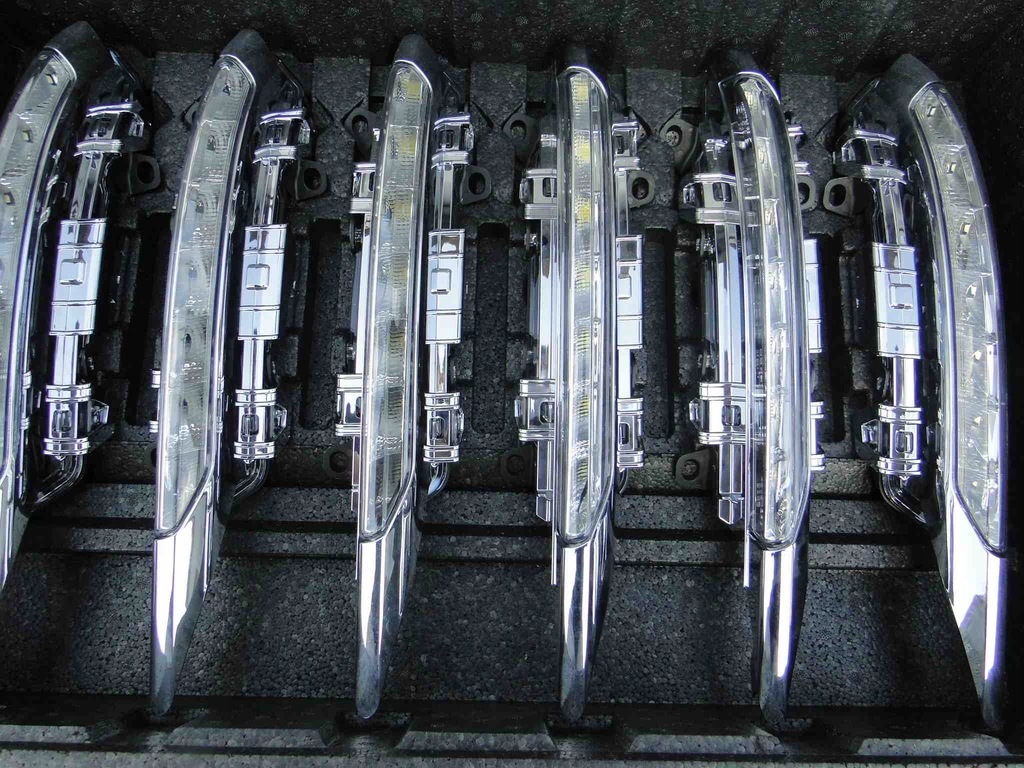 фото №15, Mercedes r klasa w251 led w бампер передній 251