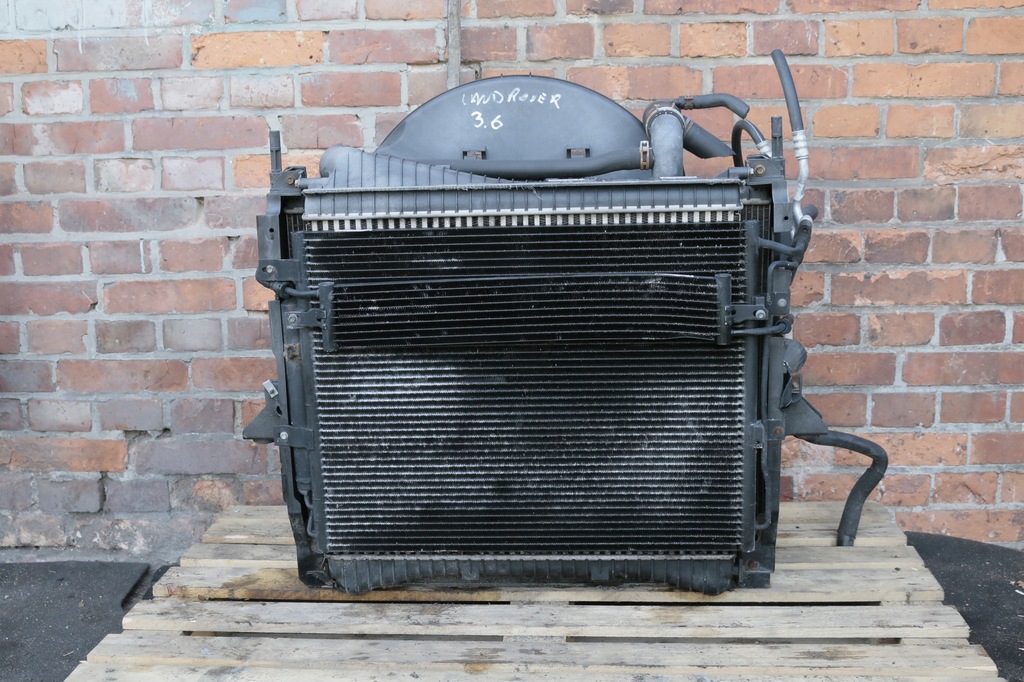 фото №1, Радиатор land rover discovery iv 3.0 d 3.6