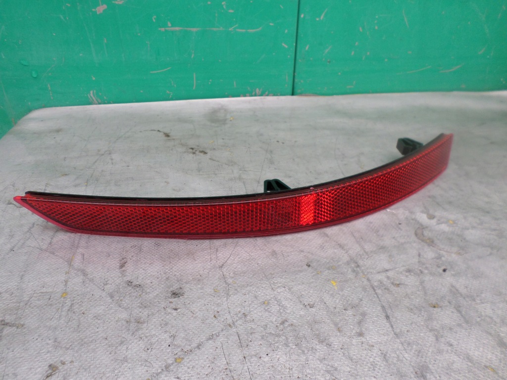 фото №1, Audi a4 8w отражатель левый задняя задний 8w0945105