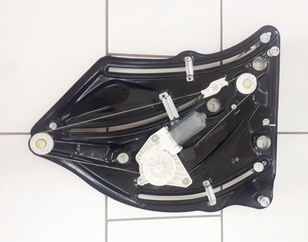 фото №1, W207 механизм подъемник моторчик стекло задняя правый