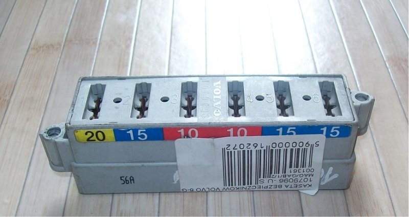 фото №2, Кассета предохранителей volvo 1079096 fl6 7 fh12 fm