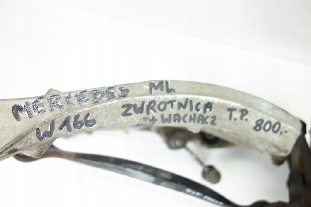 Поворотный кулак рычаг задний  правая mertcedes ml w166 в Украине