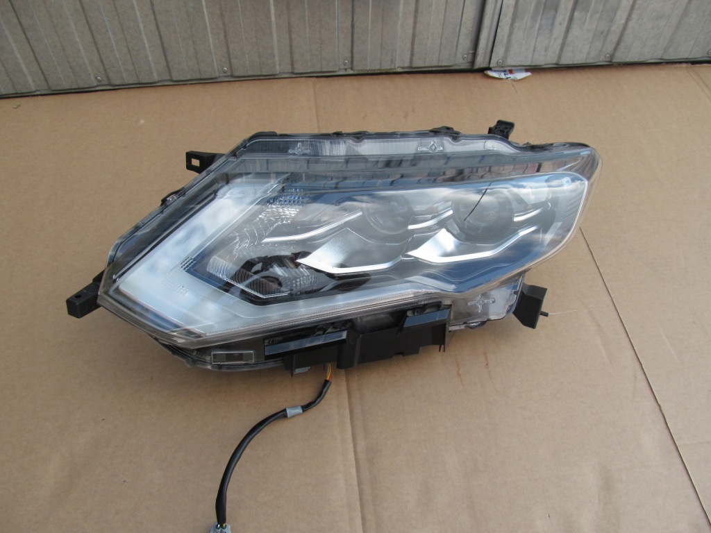 Купить Nissan x trail t32 рестайлинг  левая фара full led идеальное состояние