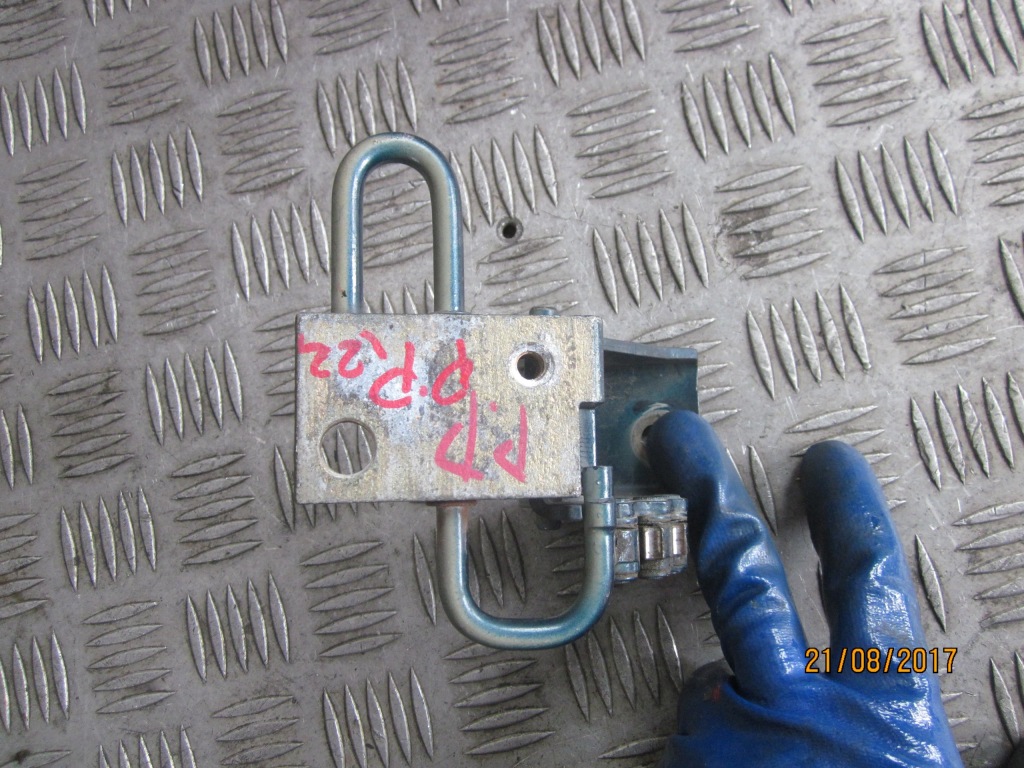 фото №3, Петля дверь правый перед vw polo iv 01-04r