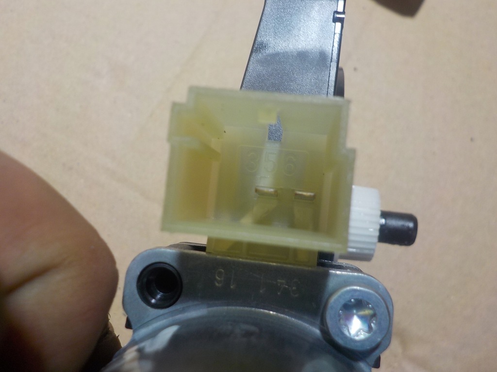 фото №9, Vw t-roc моторчик стекло правый перед 5q0959801a