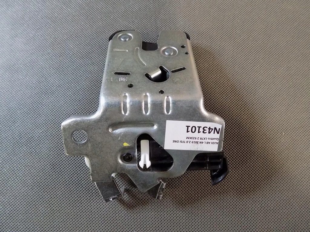 фото №1, Audi a8 4n d5 замок крышки 8w0827503