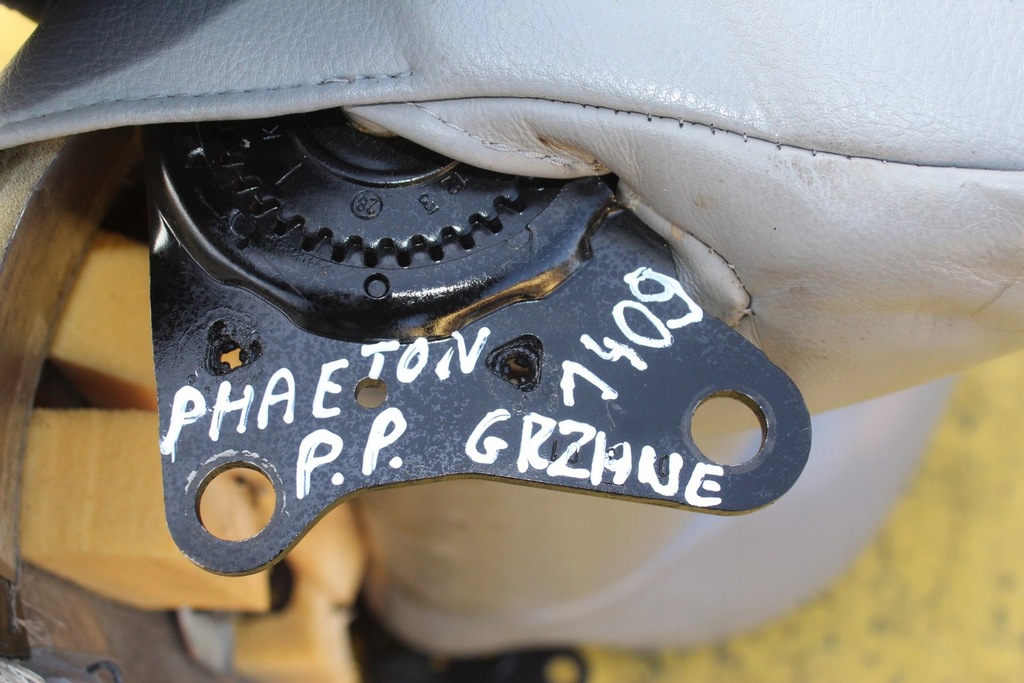 фото №11, Спинка сидіння правий перед підігрів vw phaeton шкіра