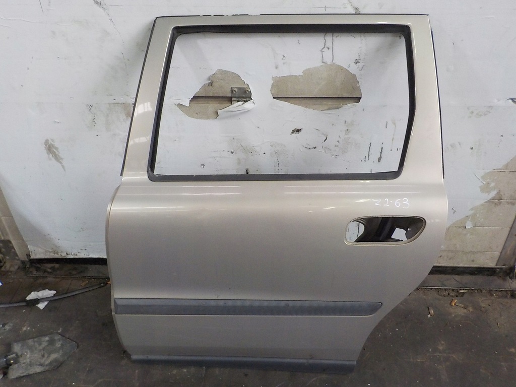 фото №1, Volvo v70 дверь левый задняя kombi