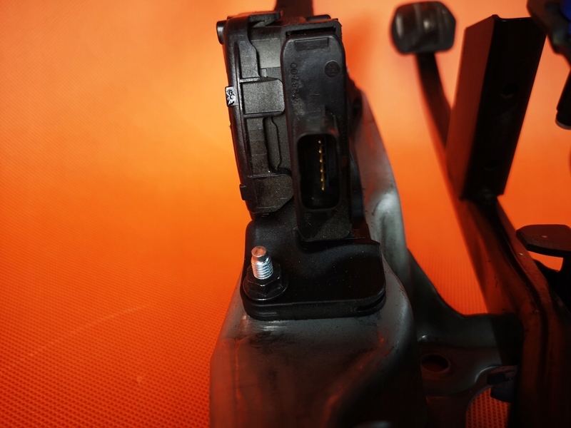 фото №10, Volvo v40 d2 1.6 педаль газу гальма датчик kompl. 31381467 / 31280596