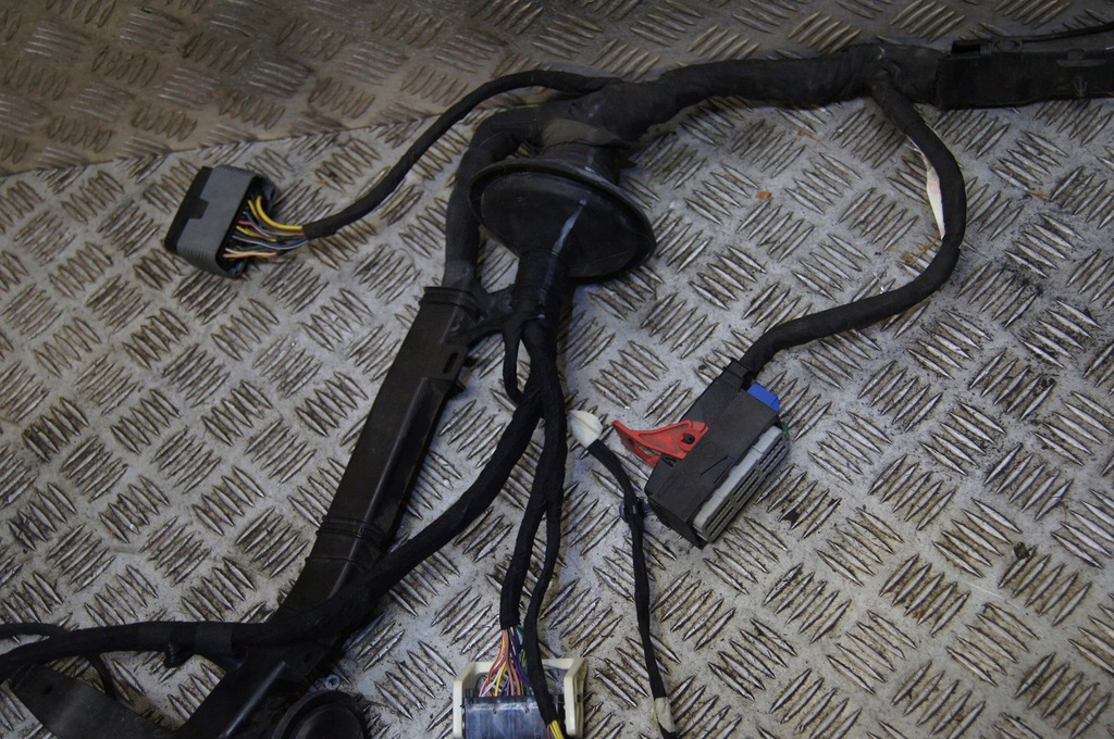 фото №4, Електропроводка джгут відсік 3.6 challenger 2015-18