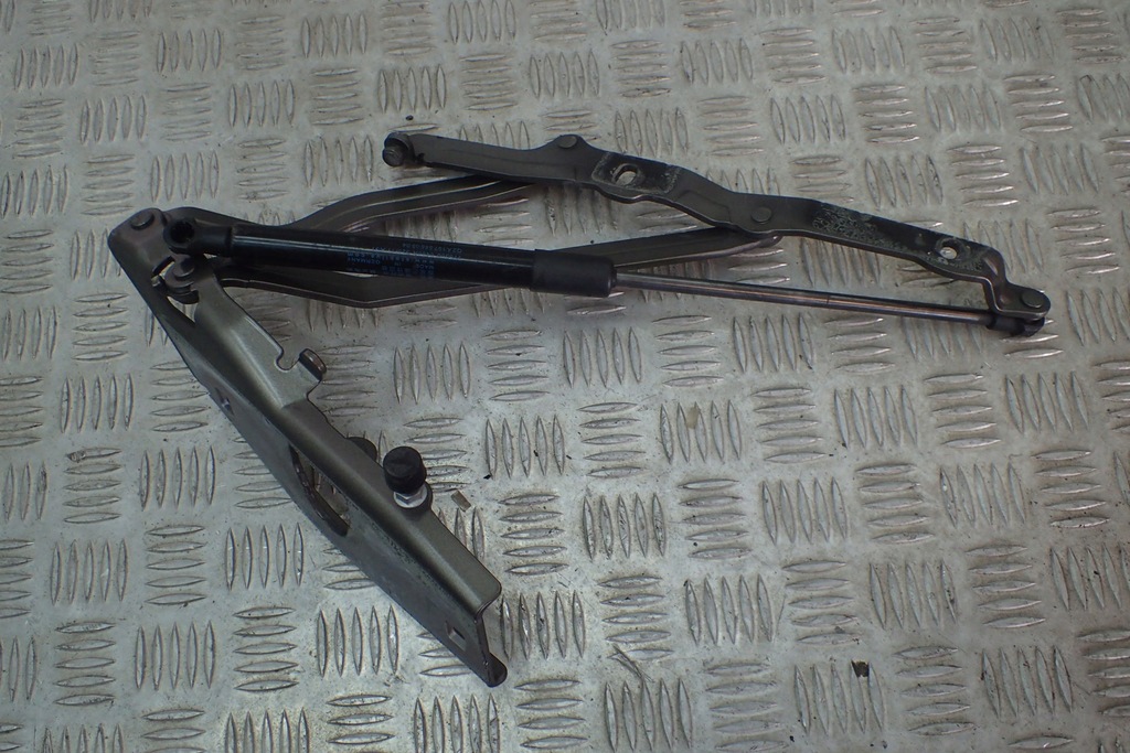 фото №2, Mercedes sls a197 петля кришки задня правий r