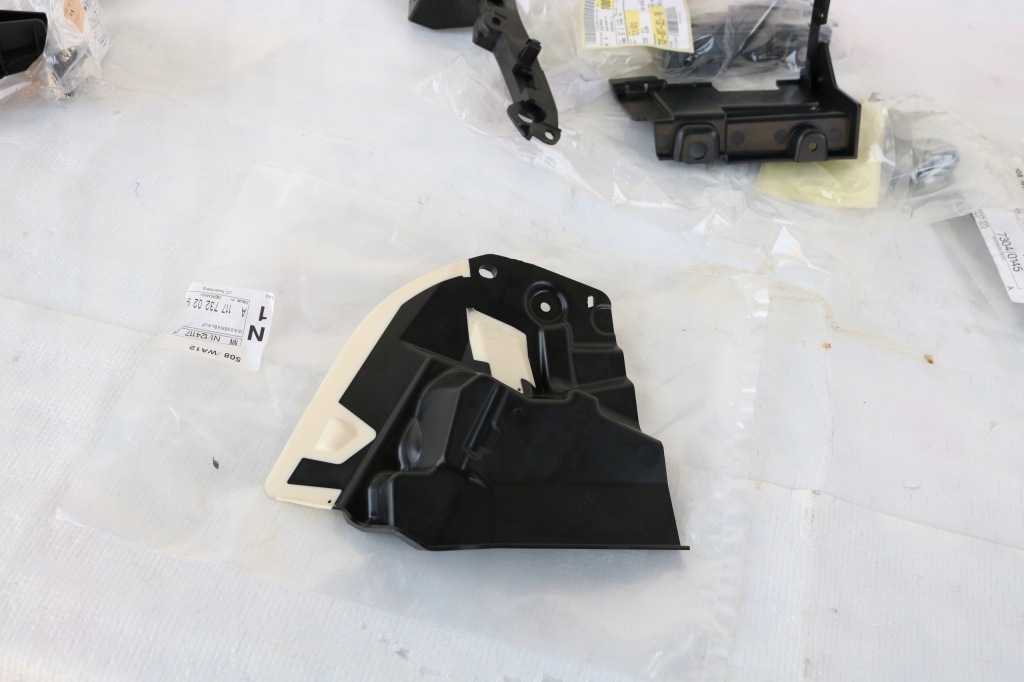 Купить W117 прокладка дверь слив правое задний