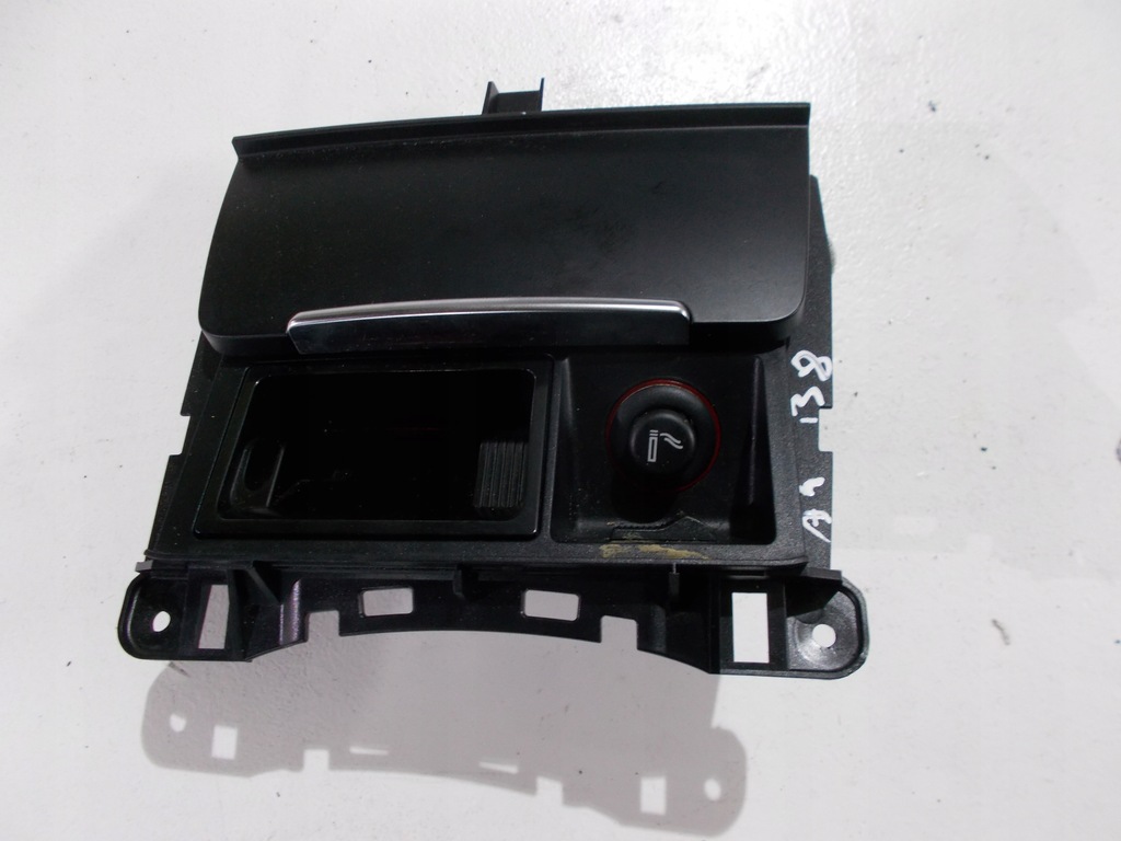 фото №1, Audi a4 b8 lift пепельница прикуриватель 2013