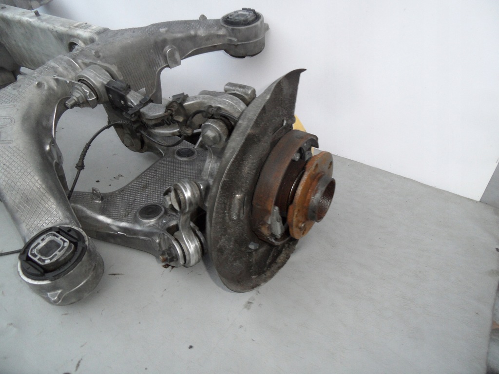 фото №1, Подвеска левый задняя рычаг поворотный кулак bmw 7 f01