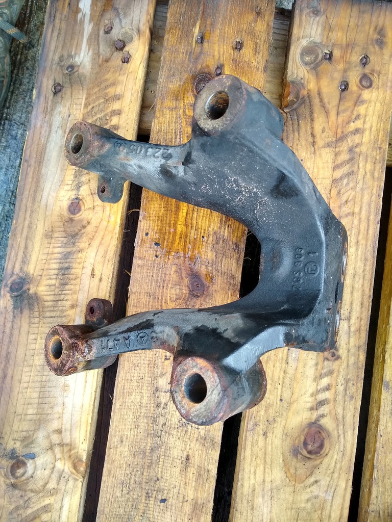 фото №1, Кронштейн двигателя mercedes mp4 actros a4712230504