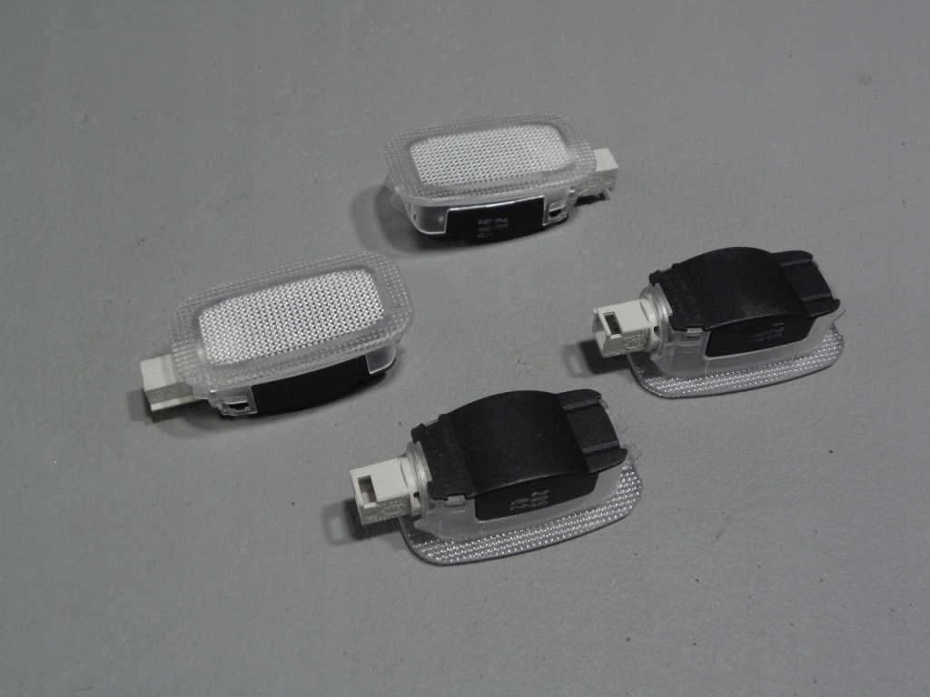 фото №1, Mercedes w204 w212 / лампа потолочный козырёк