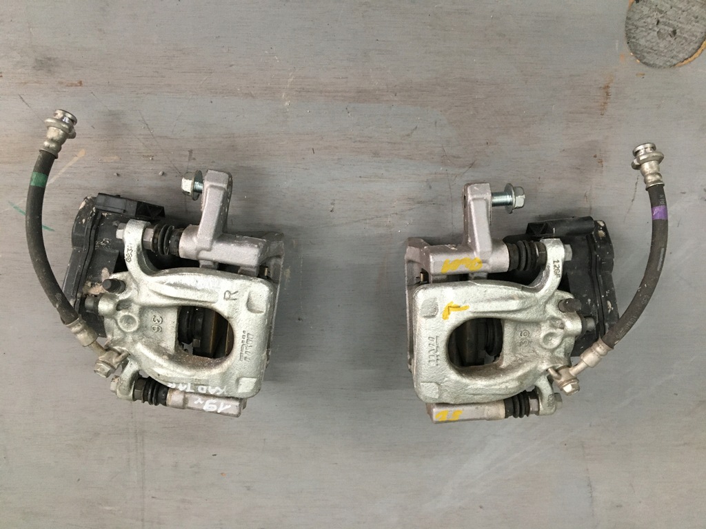 фото №1, Суппорт левый задняя kadjar lift