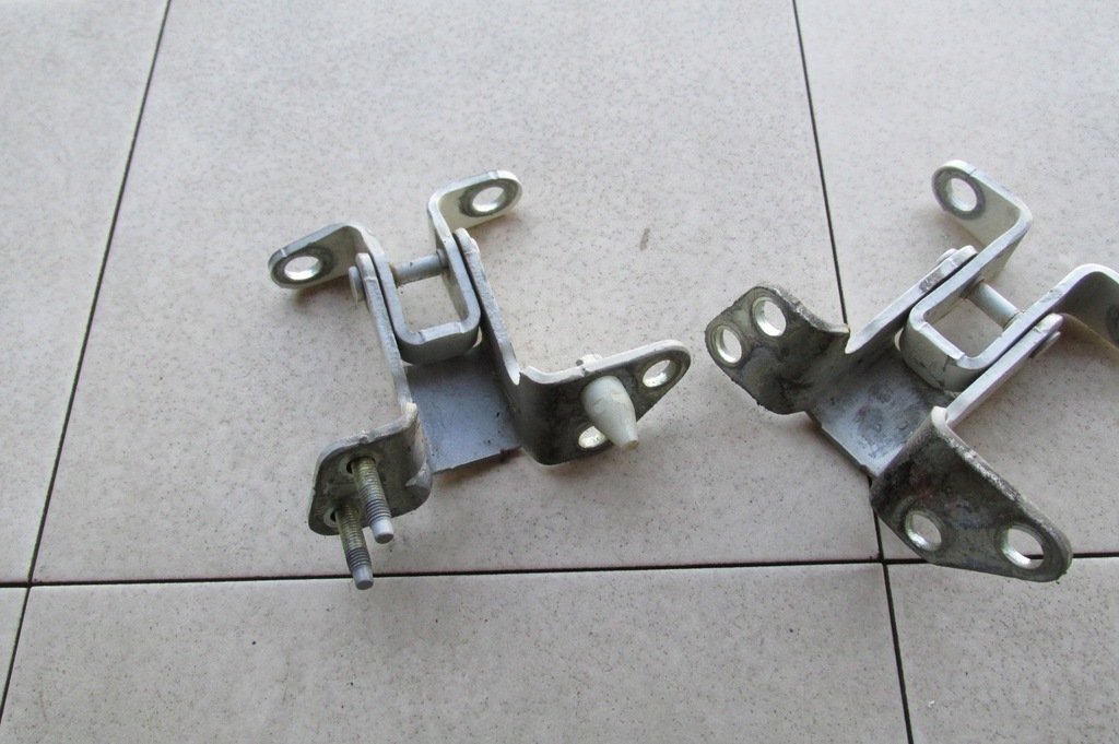 фото №2, Петля крышки задняя белый ecosport 2014 rok