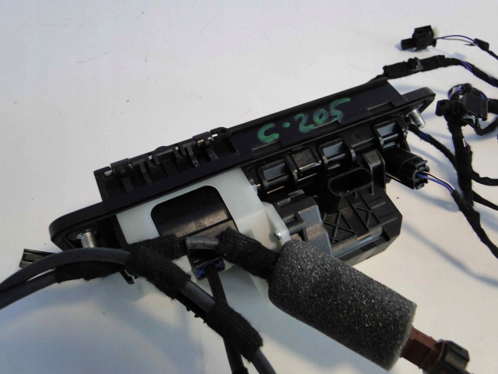 фото №3, Mercedes s klasa w222 maybach замок задній кришки