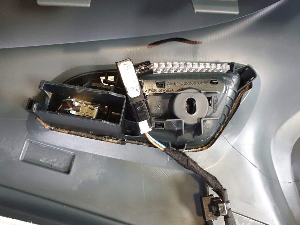 фото №12, Обшивка обивка дверь ford grand cmax 14r.