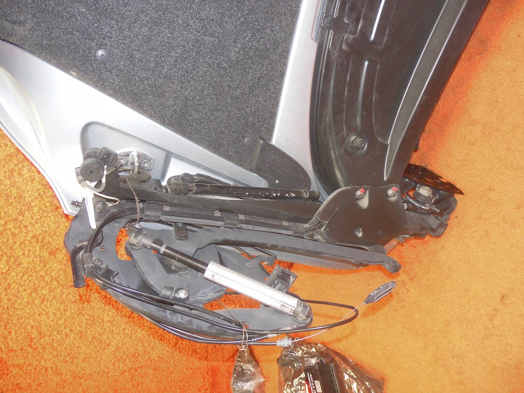 фото №8, 05+ vw eos крышка багажника светлая механизм замок лампа задняя петли