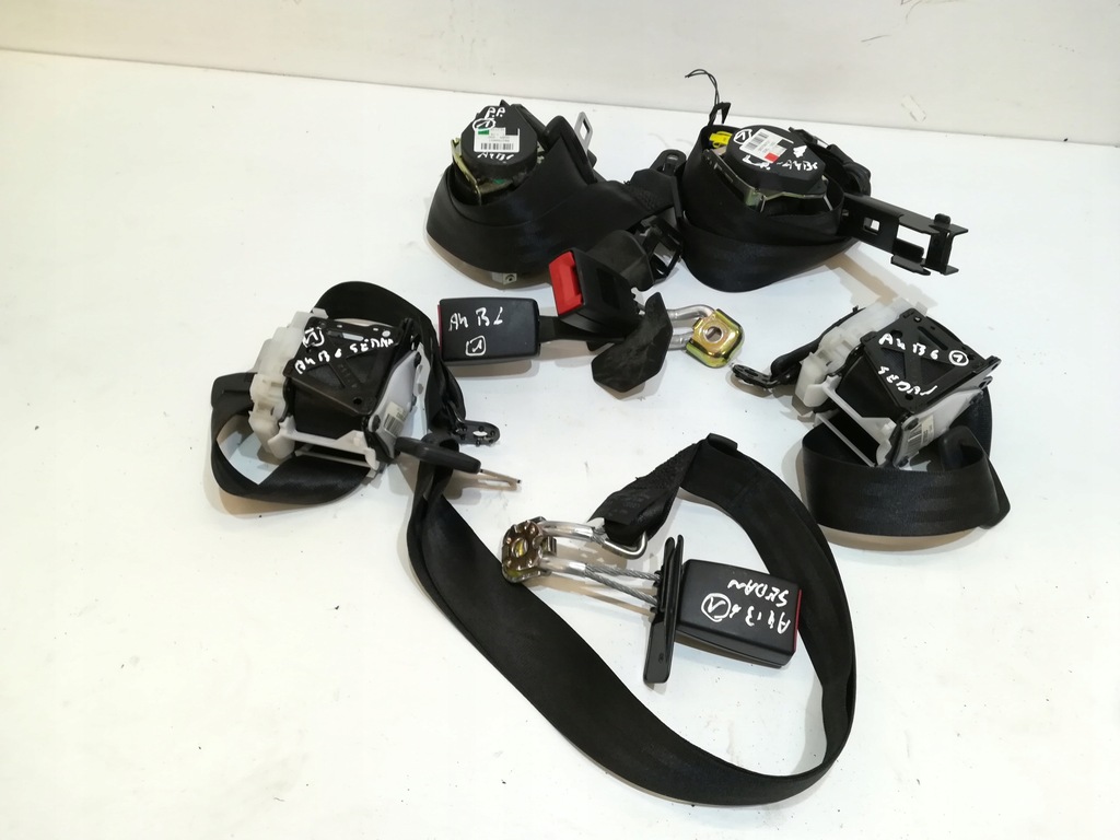 фото №1, Pas безпеки чорний перед задня sed audi a4 b6