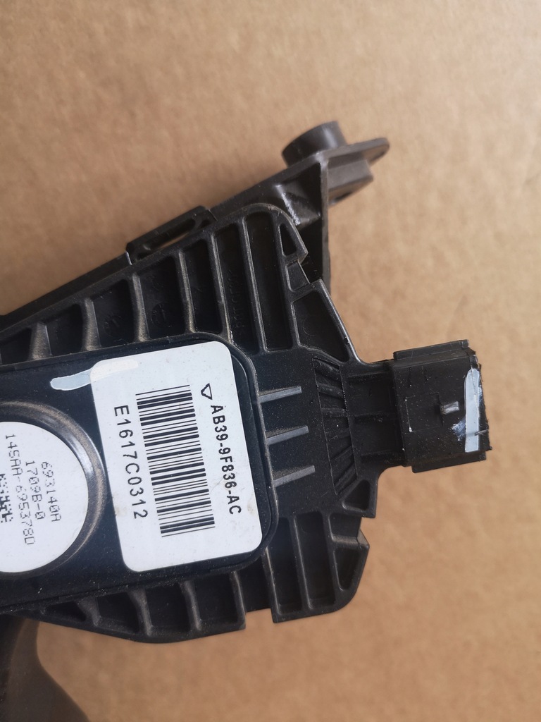 фото №4, Ford ranger lift 17r 3.2 tdci педаль газу